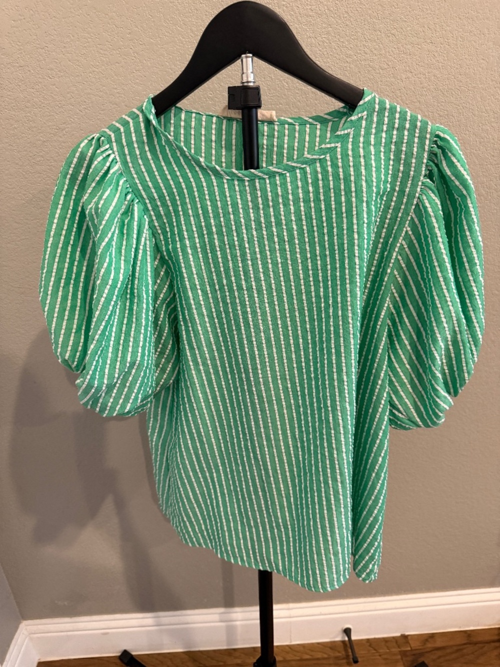 Vine & Love Green White Striped Puff Sleeve Blouse Preppy Coastal